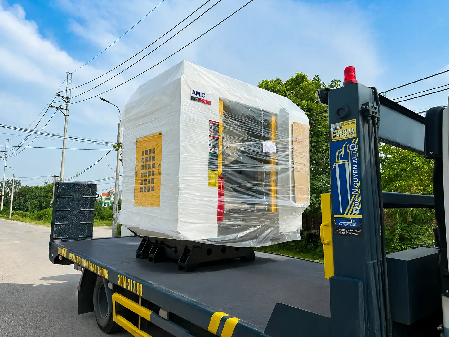 Giao máy phay CNC TS700 cho khách hàng tại Vĩnh Phúc 